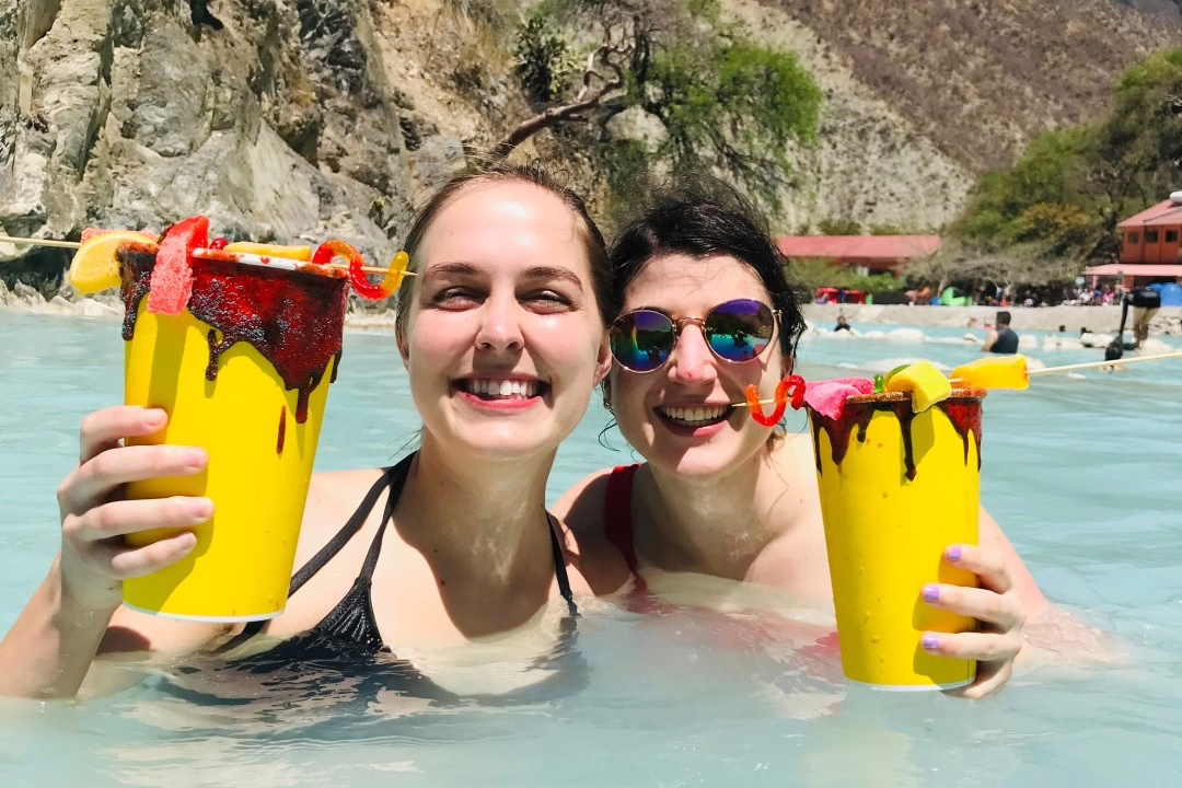 Qué es una michelada: la icónica mezcla de cervezas de México