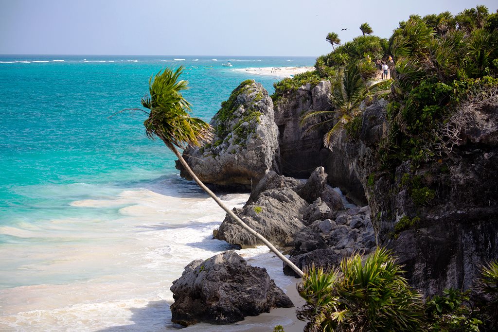 Solo and Seeking Sun: Unveiling the Perfect Beach Towns in Mexico for the Independent Traveler